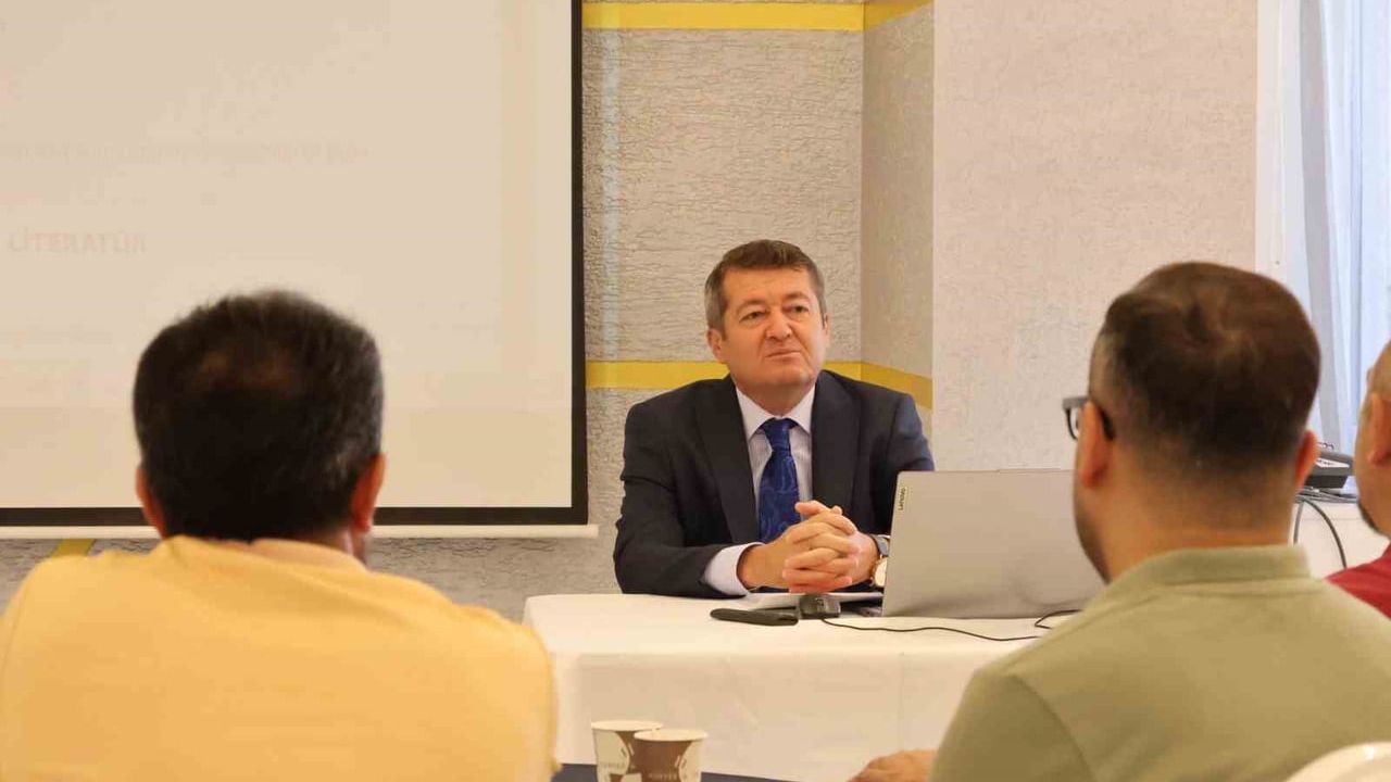 Bilecik'te eğitim kurumları yönetici yetiştirme semineri başladı