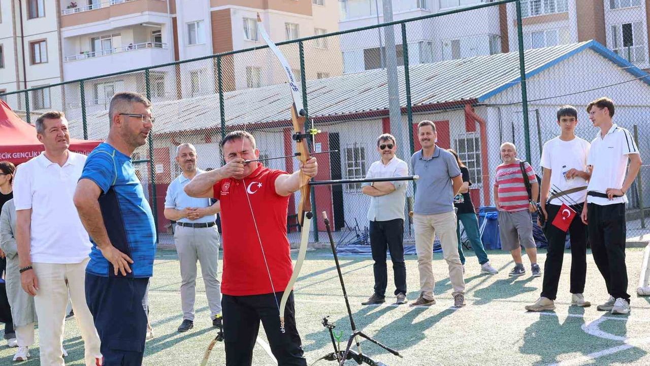 Bilecik'te GSB yaz spor okulları açıldı