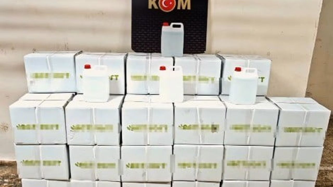 Bilecik'te kamyonda 800 litre etil alkol ele geçirildi