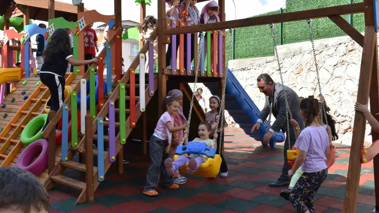 Bilecik'te Kayıboyu Kur’an Kursu'nda oyun parkı yenilendi