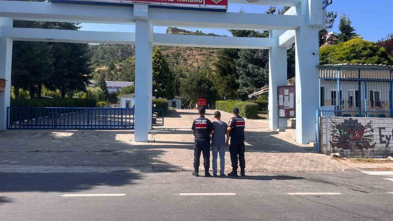 Bilecik'te resmi belgede sahtecilikten aranan şahıs yakalandı