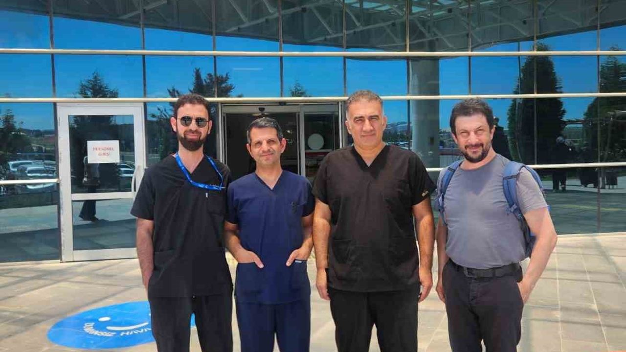 Bilecik'te tekrarlayan inme öyküsü olan hastanın kalbindeki açıklık ameliyatsız kapatıldı