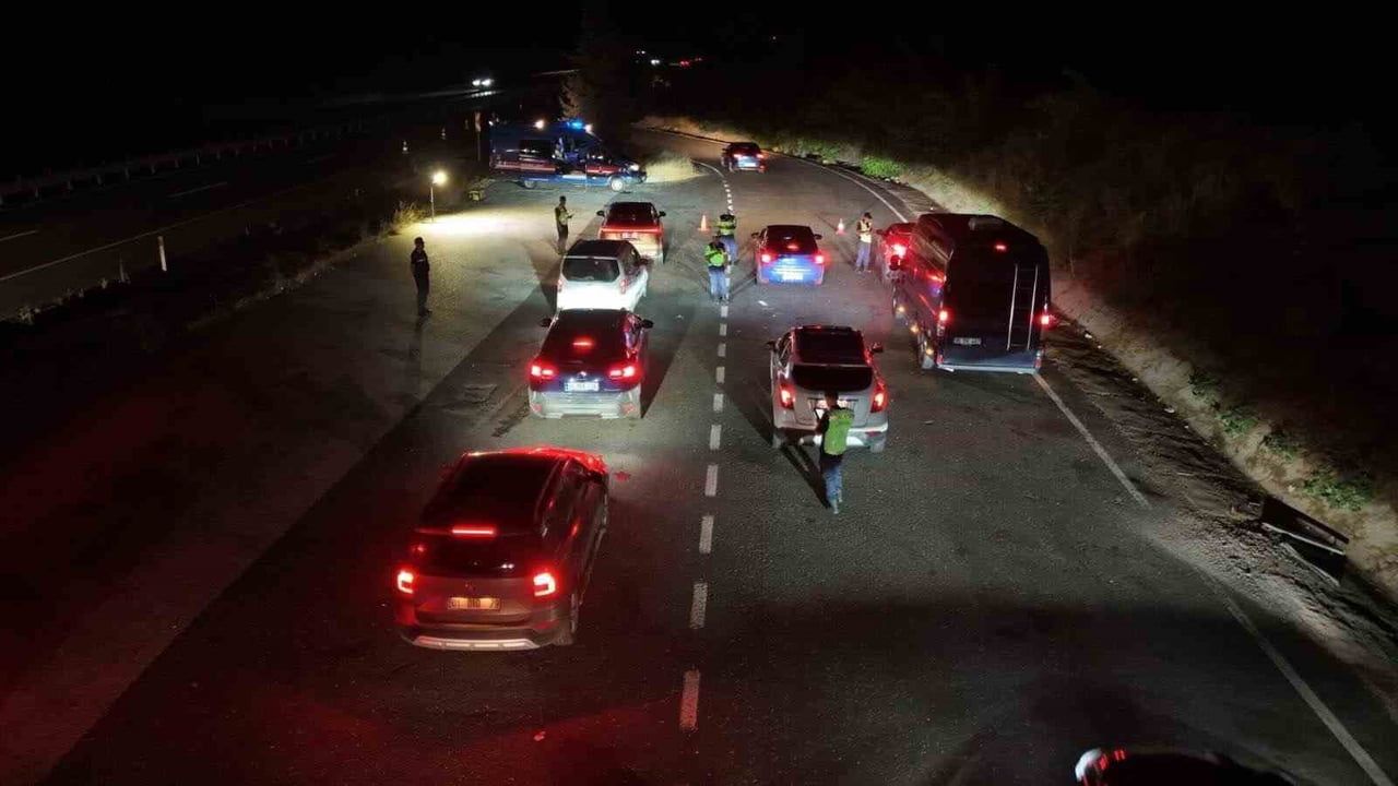 Bilecik’te trafik denetimlerinde sürücülere 32 bin 419 lira ceza