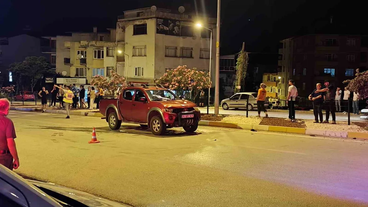 Bilecik'te yaya geçidinde motosikletle otomobil çarpıştı: 2 yaralı