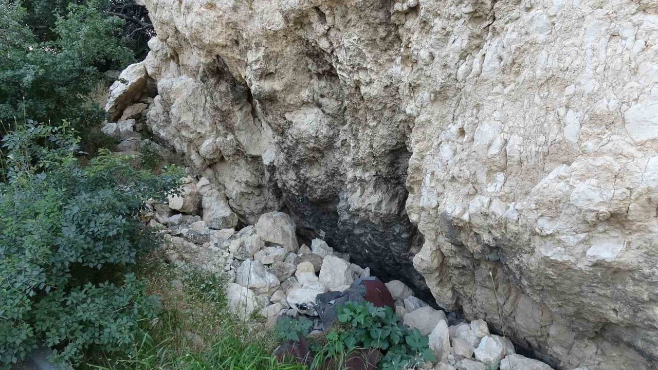 Bin 250 rakımdaki mağarada insan kemikleri bulundu