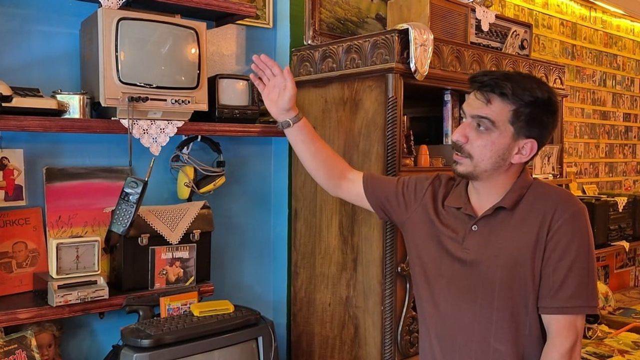 Binlerce hatırayla süslenen müze görünümünde kafe Eskişehir'de