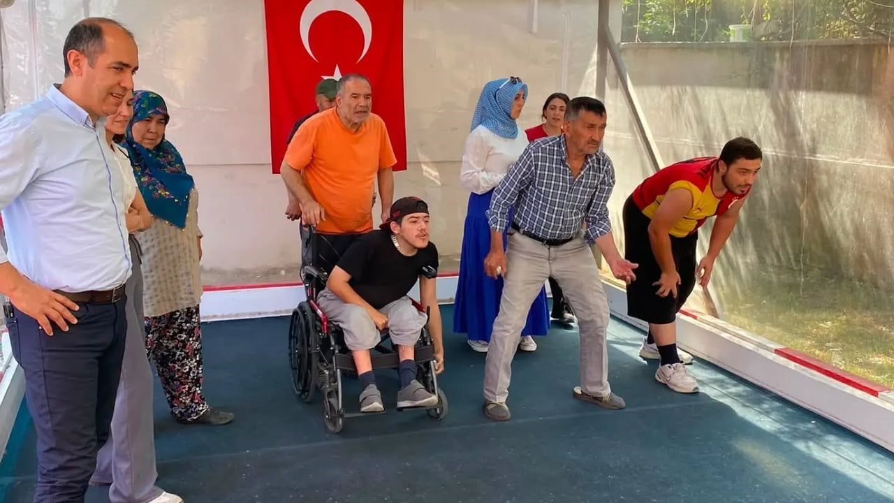 Bocce sahasında kuşaklar bir araya geldi