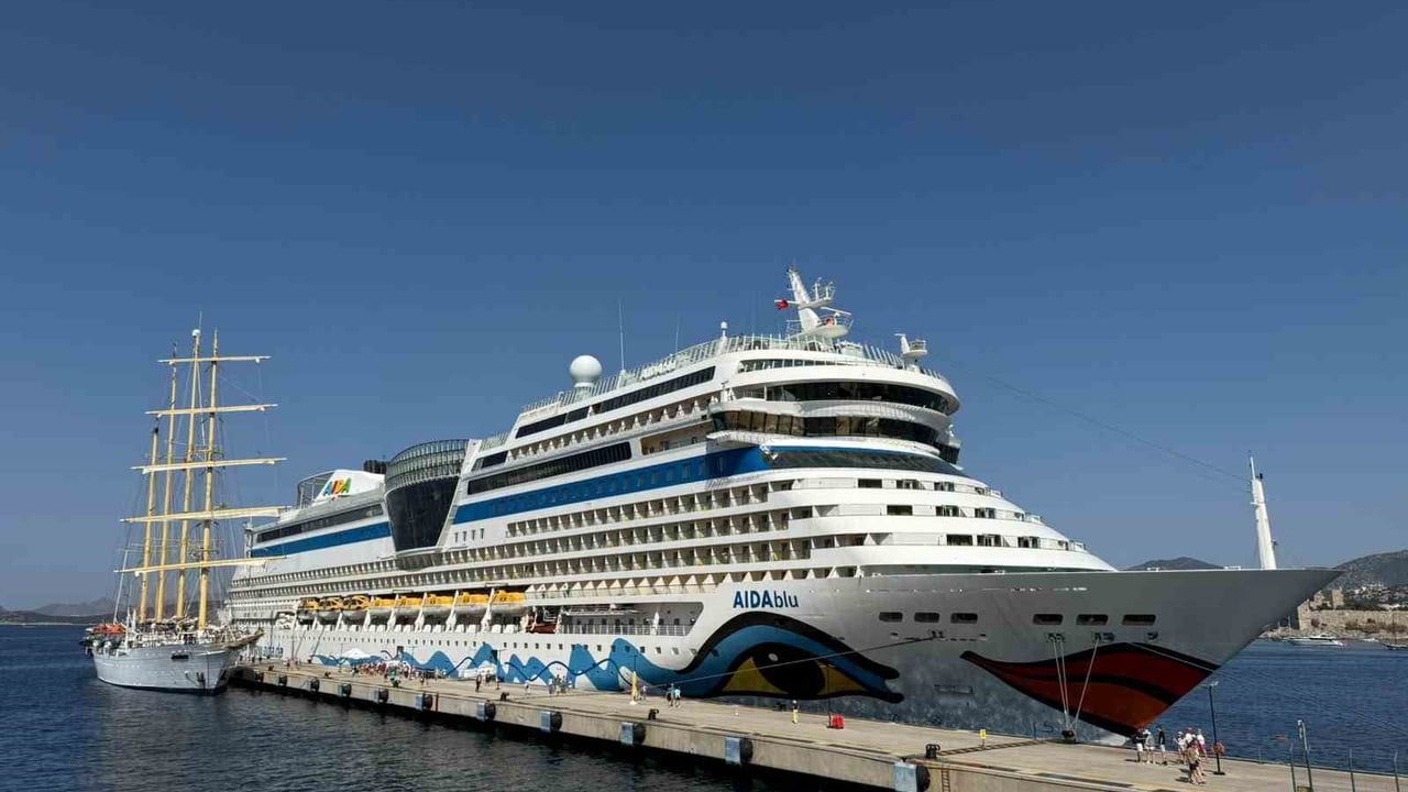 Bodrum’a 3 gemiyle 2 bin 761 turist geldi