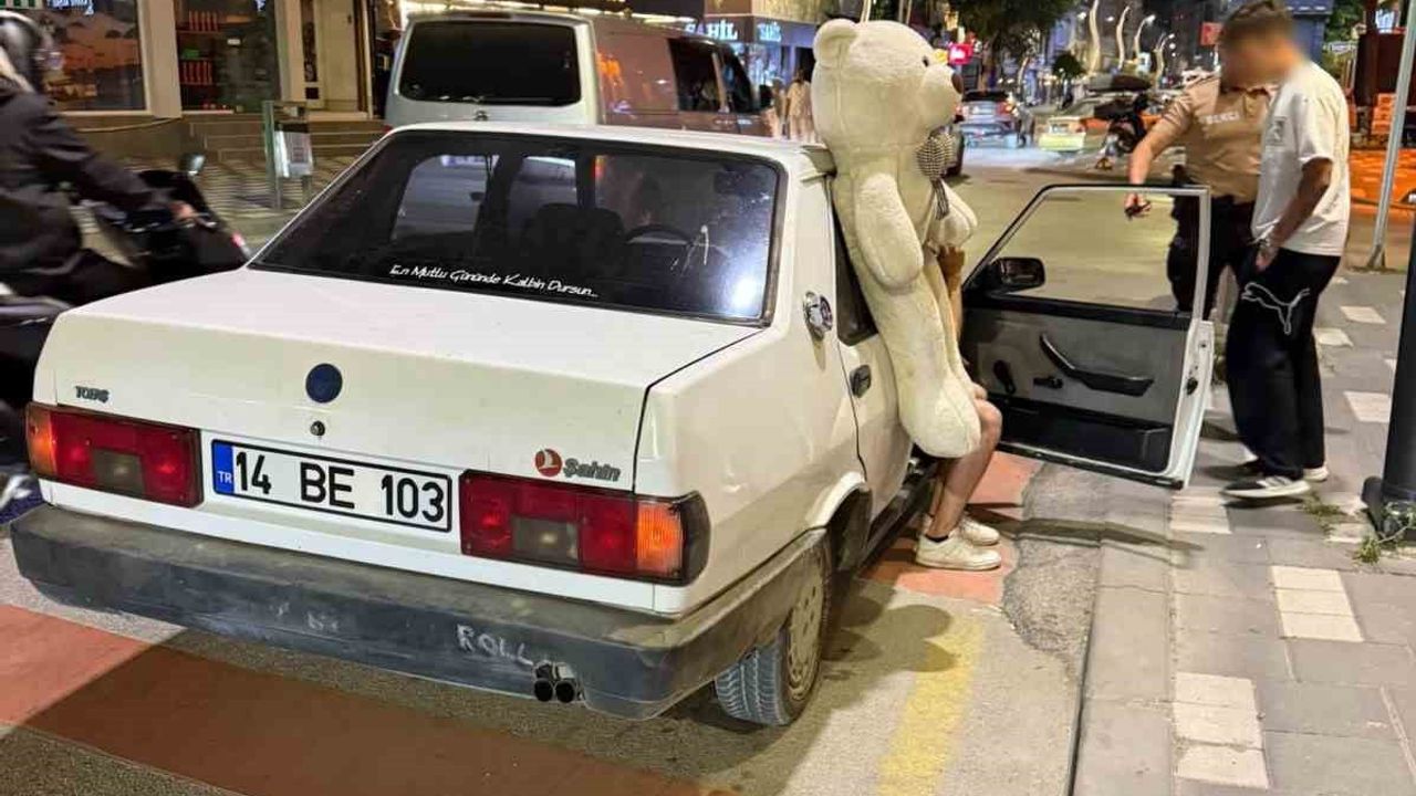 Bolu'da peluş ayı dikkat çekti: ehliyetsiz sürücüye 41 bin lira ceza