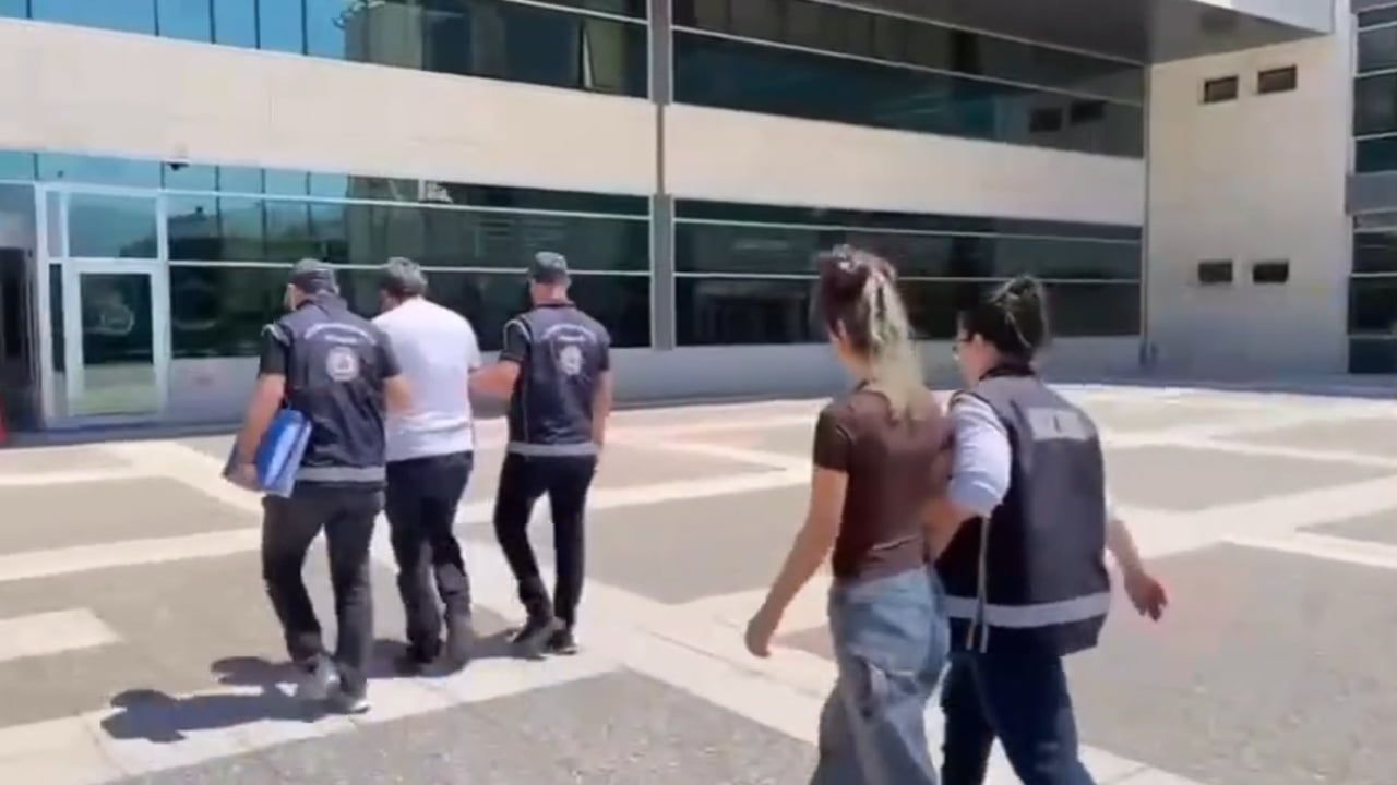 Bolu'da TEM otoyolu'nda 20 düzensiz göçmen yakalandı