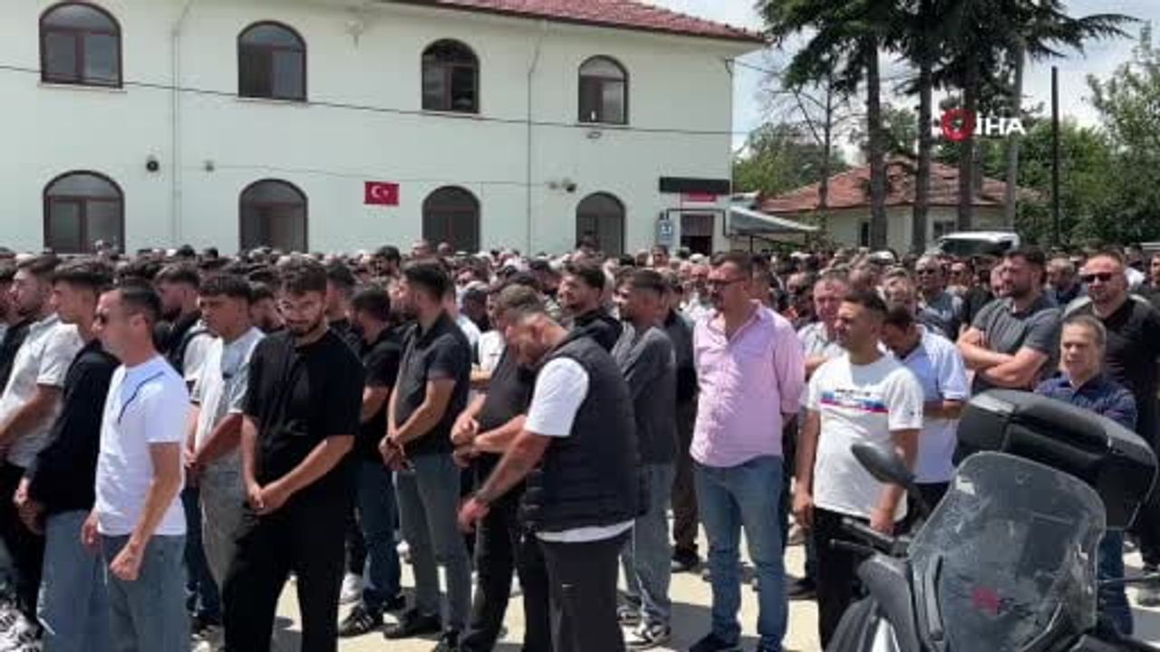 Bolu'da uçuruma düşen cipte yaşamını yitiren genç çift son yolculuğuna uğurlandı