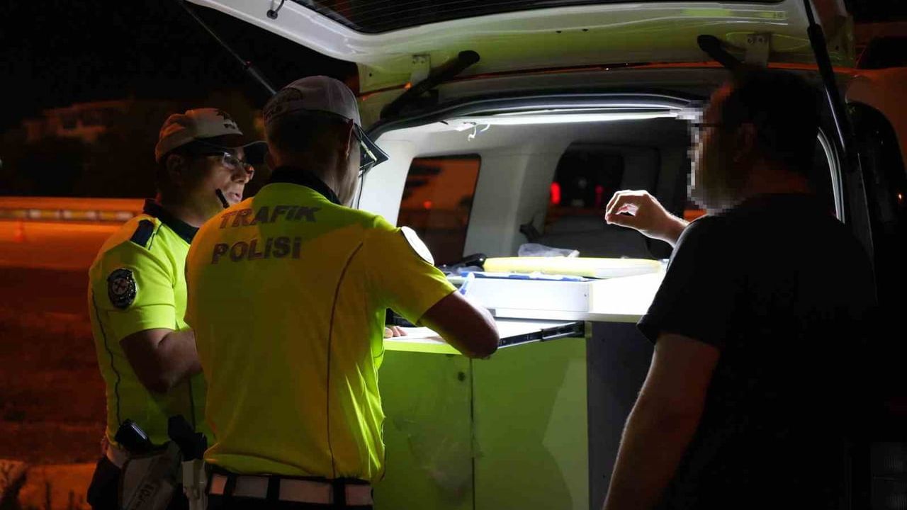Bolu'da yollarda sıkı denetim devam etti: 24 bin 495 araç kontrolden geçti