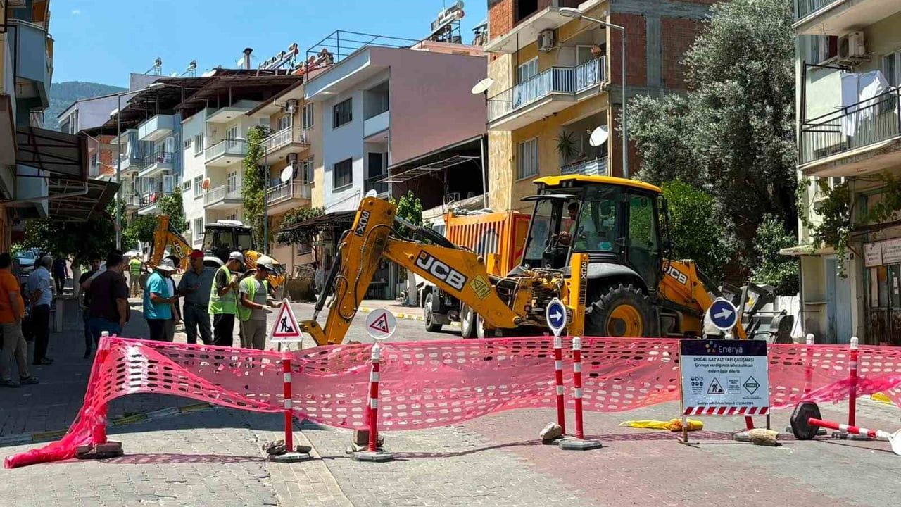 Bozdoğan’da doğalgaz altyapı çalışmalarına ilk kazma vuruldu