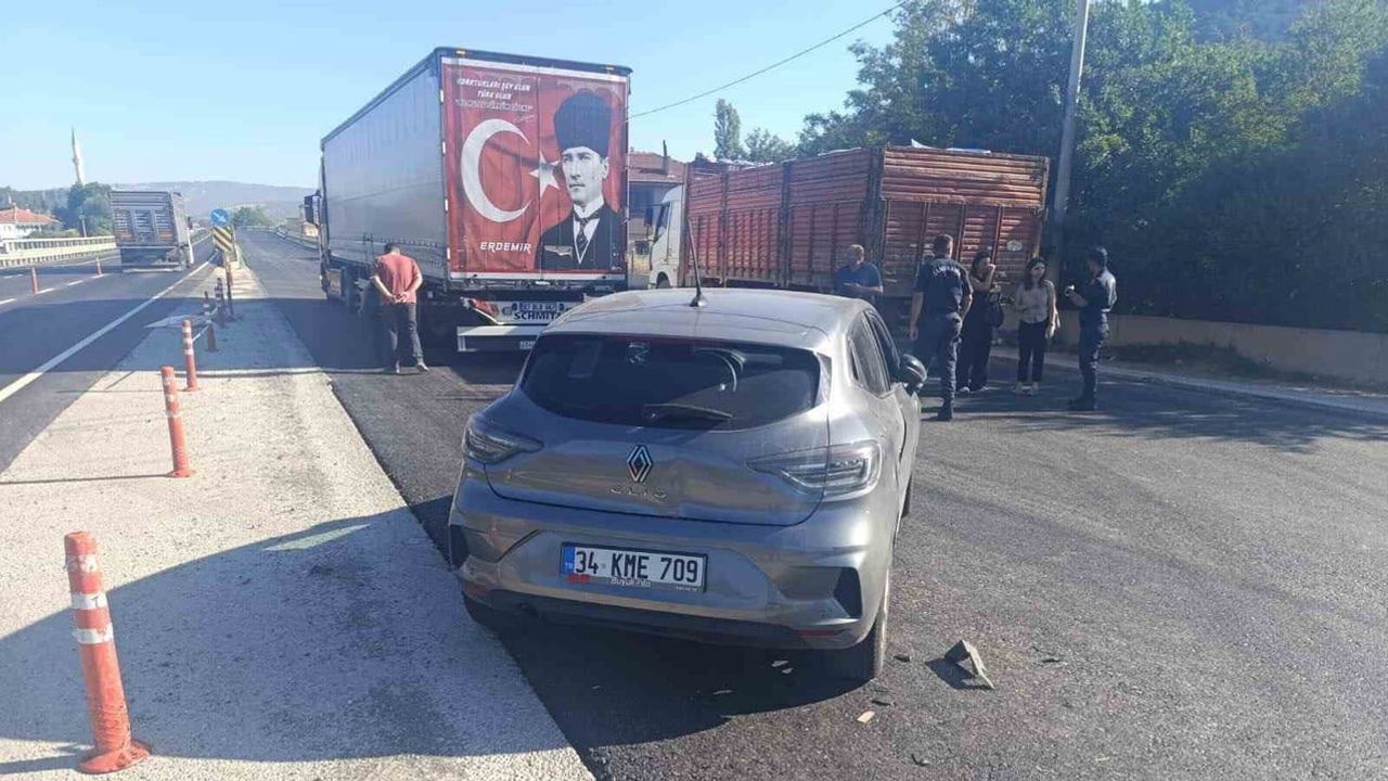 Bozüyük'te arkadan çarpışma: bir yolcu hastaneye kaldırıldı