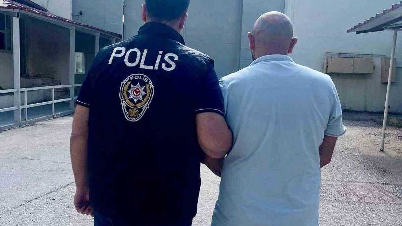 Bozüyük'te metruk binada 6 yıl 7 ay 91 gün hapis cezası bulunan şahıs yakalandı