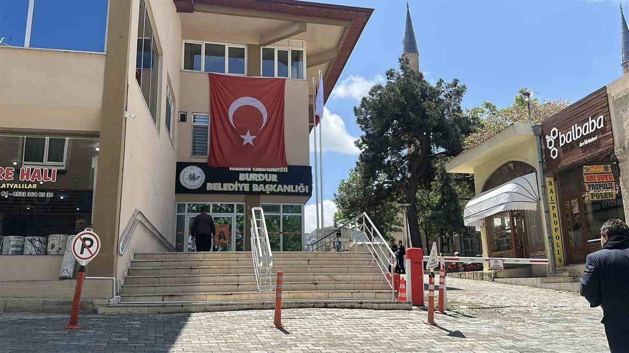 Burdur belediyesi hakkında görevi kötüye kullanma davasının ilk duruşması