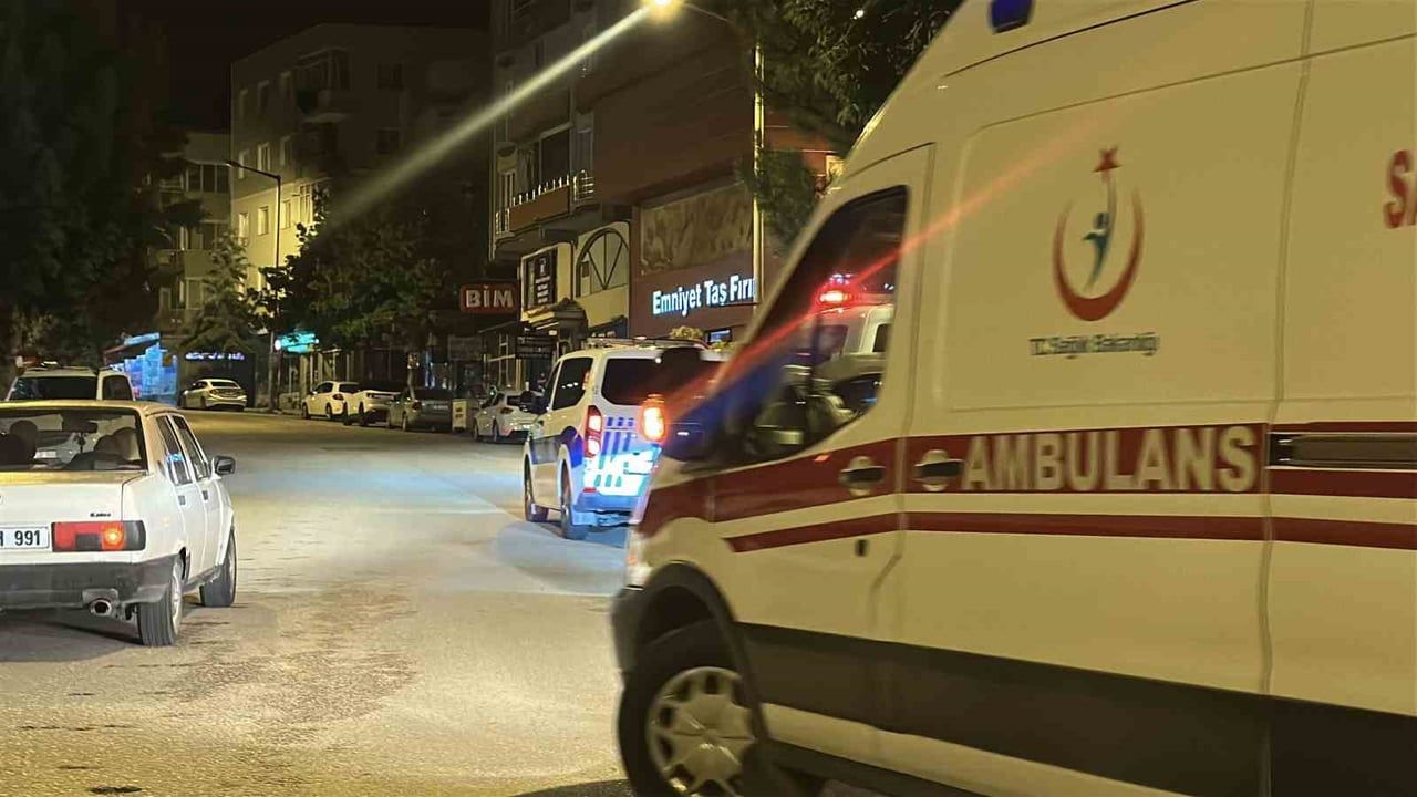 Burdur'da husumetlisinin iş yerinin camlarını kıran şüpheli emniyete gidip teslim oldu