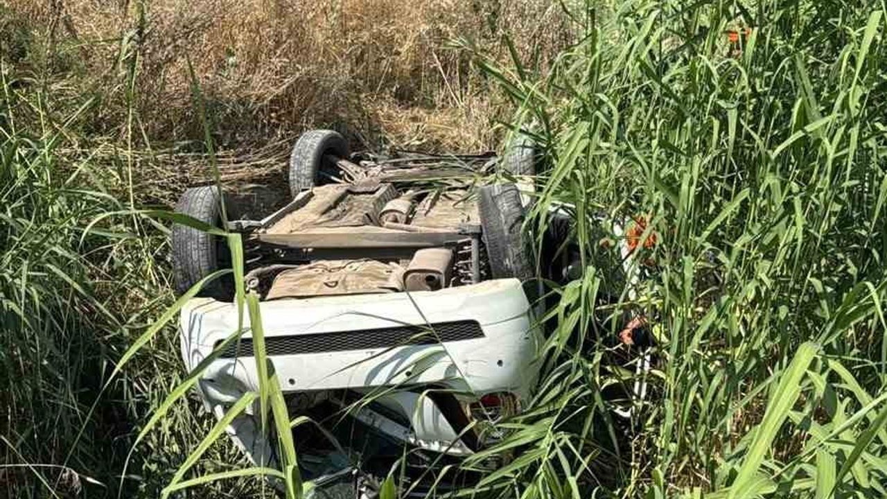 Burdur’da otomobil kanala düştü: 2 yaralı