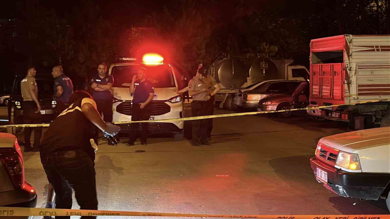 Burdur'da otomobilde hareketsiz bulunan genç hastanede hayatını kaybetti