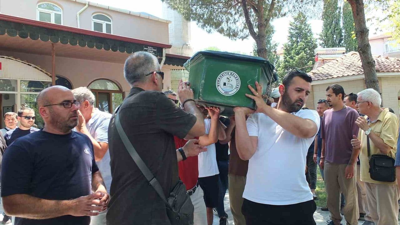 Burhaniye'de eski başhekim Opr. Dr. Mehmet Cüneyt hayatını kaybetti