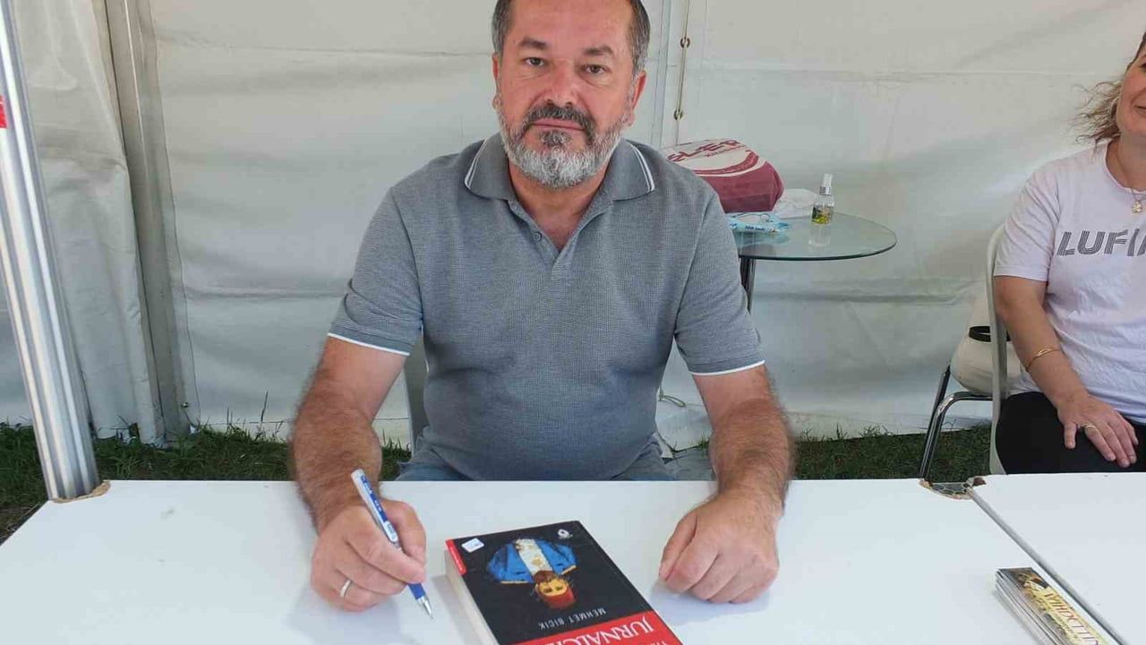 Burhaniye'de göçün ve tarihin izini süren Mehmet Bicik okuyucularla buluştu