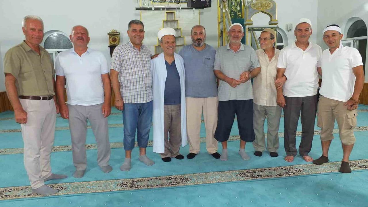 Burhaniye'de imam dayanışması sürüyor