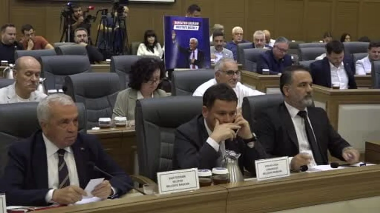 Bursa büyükşehir meclisi oturumu sert tartışma sonrası ertelendi
