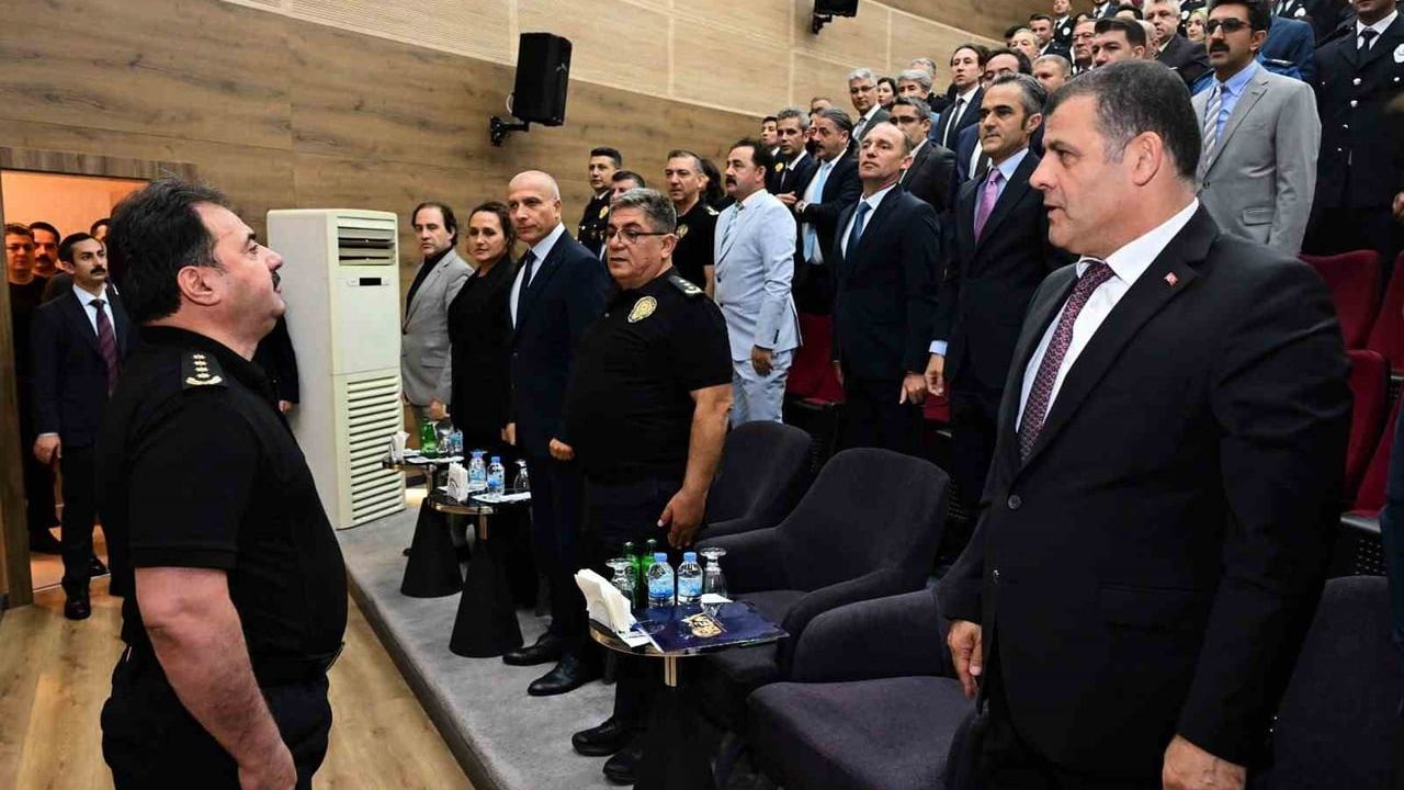 Bursa'da 105 emniyet personeli terfi etti