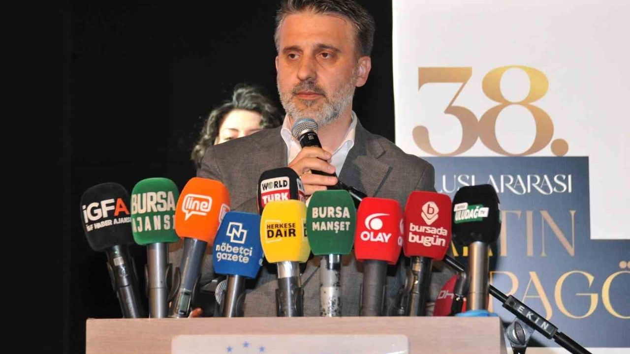 Bursa'da 38. uluslararası Altın Karagöz Halk Dansları Yarışması açıldı