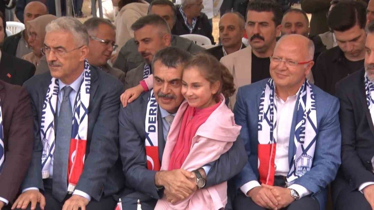 Bursa'da dadaş dayanışması: Tekin 83 derneğin yayla şenliğinde hemşehrilere seslendi