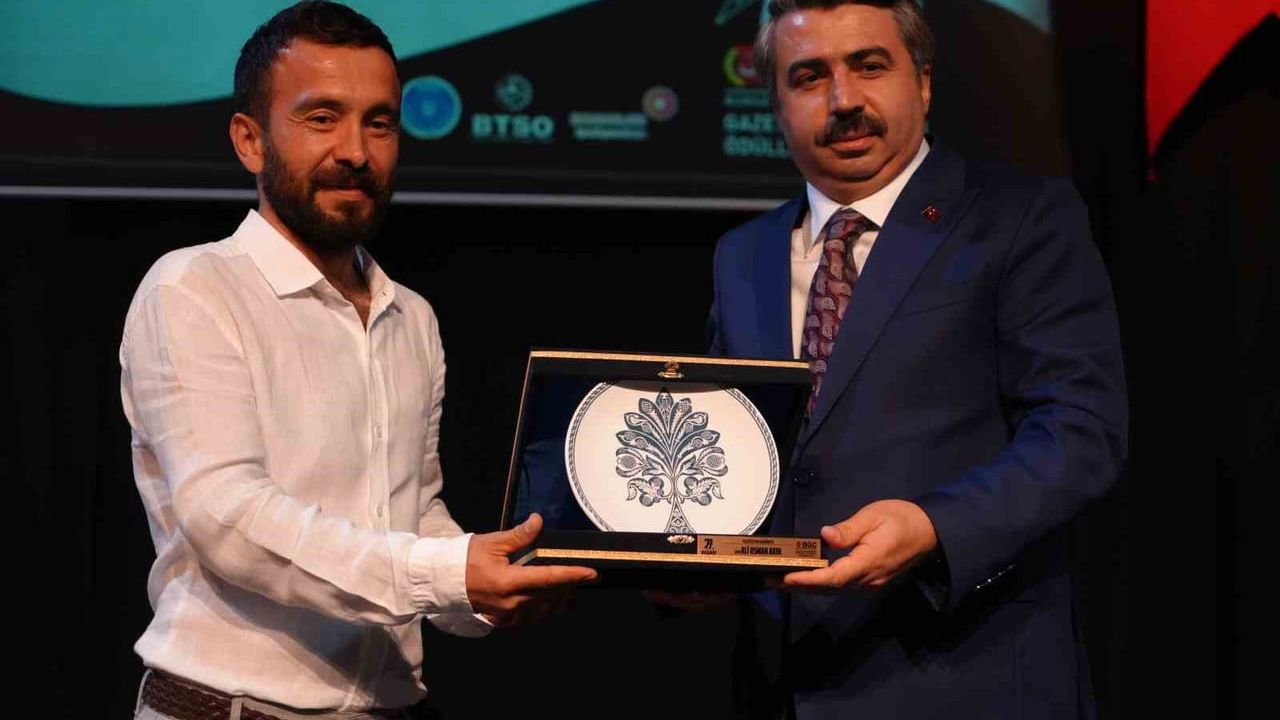 Bursa'da İHA muhabirleri üç kategoride ödüle layık görüldü