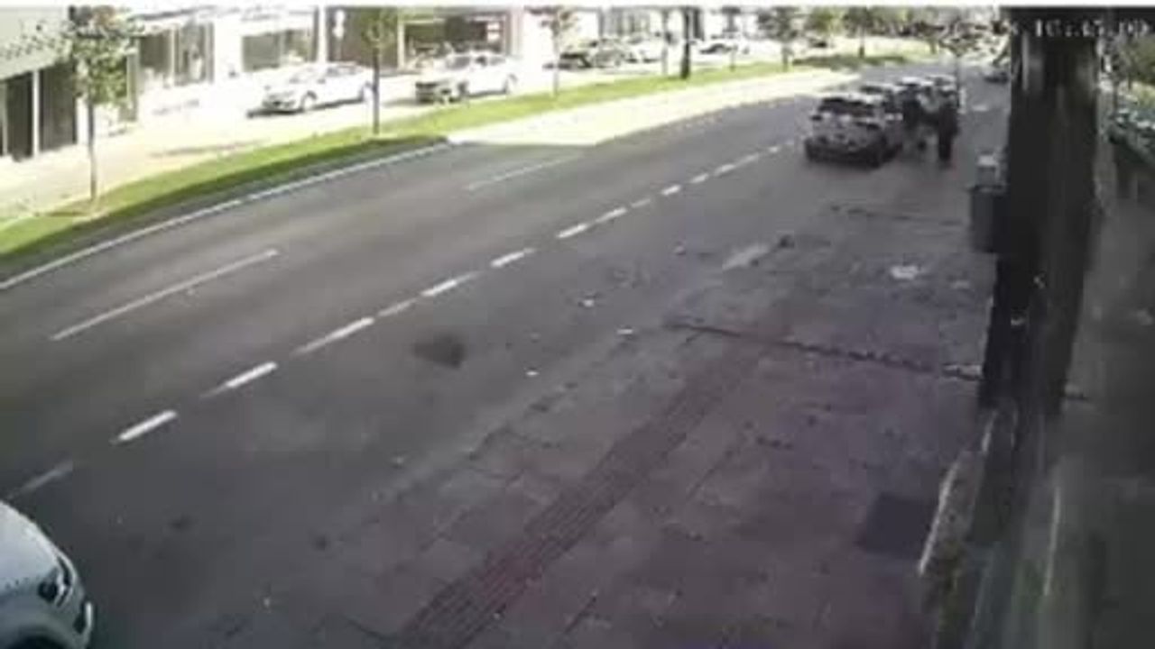 Bursa’da kontrolden çıkan otomobil takla atarak karşı şeride geçti, 2 yaralı