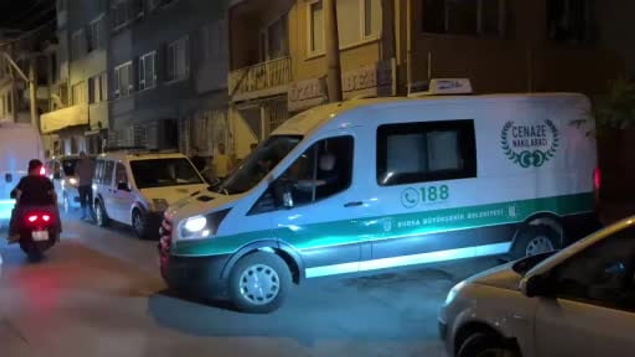 bursa maksem mahallesinde ev yangını: 55 yaşındaki Murat G. hayatını kaybetti
