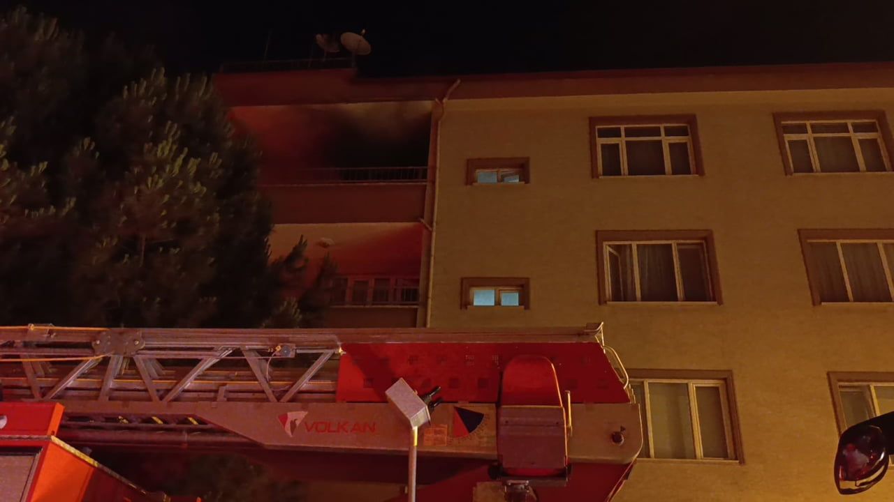 Bursa'nın İnegöl ilçesinde apartman dairesinde yangın