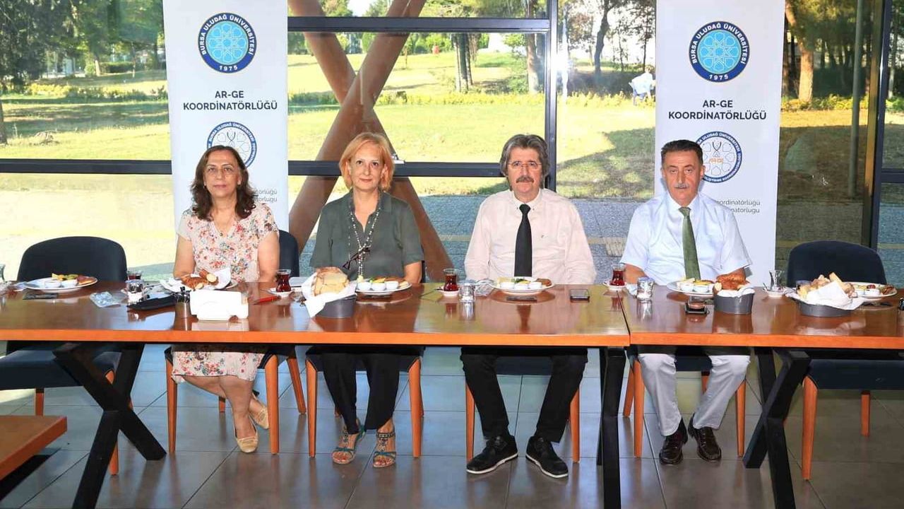 BUÜ'nün akademik yükselişi sürüyor