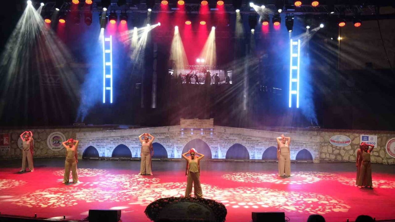 Büyükçekmece'de 62 ülke ve 650 elçiyle 27. kültür ve sanat festivali başladı