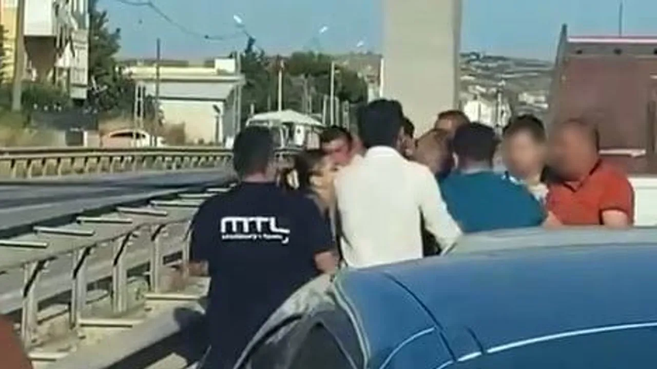 Büyükçekmece'de e-5'te yol tartışması kavgaya dönüştü