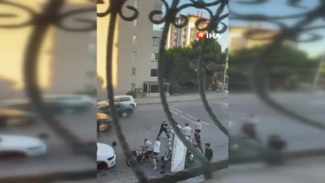 Büyükçekmece'de kaza sonrası sopalı kavga: 1 yaralı, anlar cep telefonunda