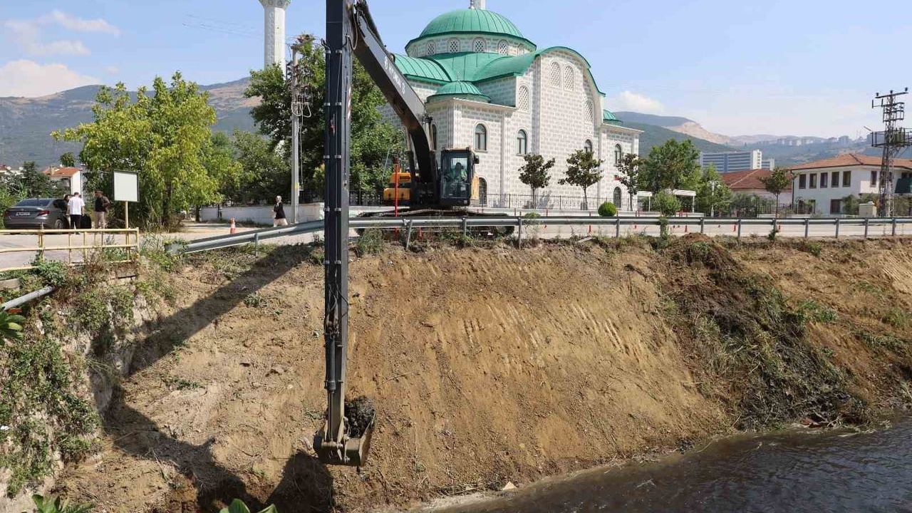 Büyükşehir'den derelerde temizlik seferberliği