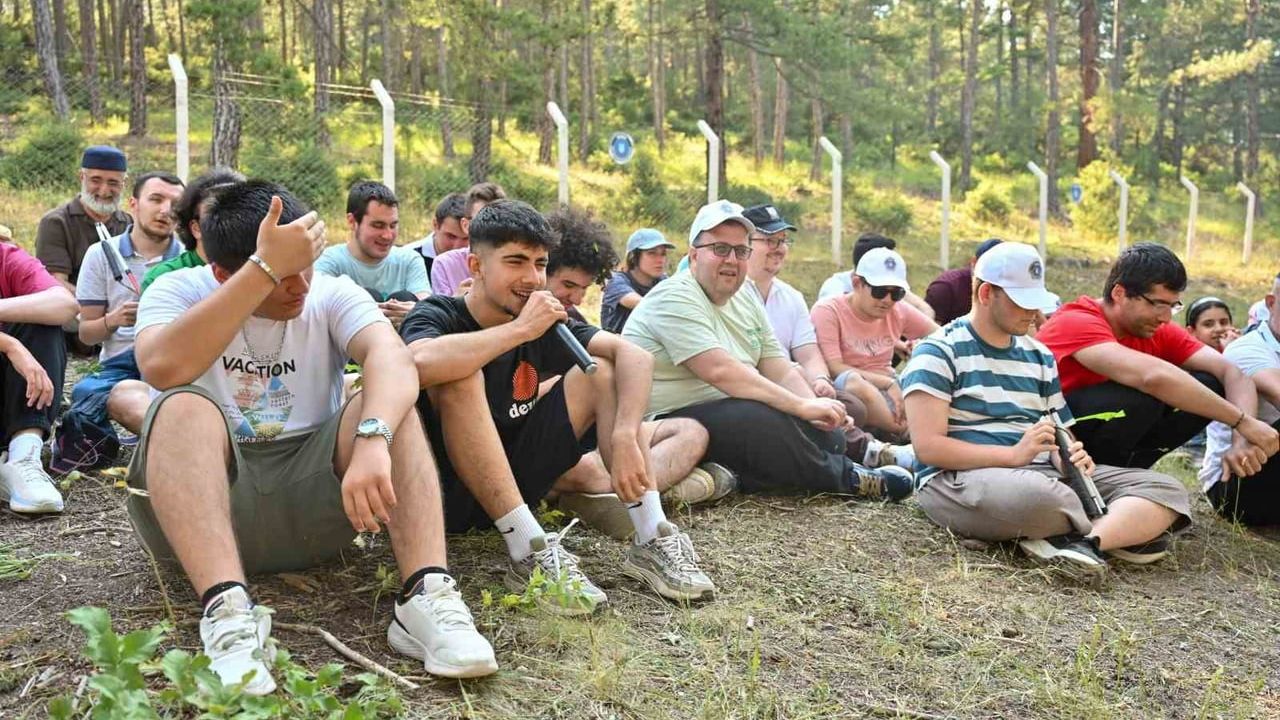 Büyükşehir’in gençlik kampında engeller eğlenerek aşıldı
