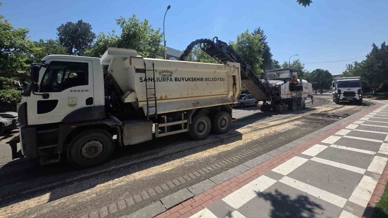 Büyükşehir Siverek merkezinde asfaltlama çalışması yaptı