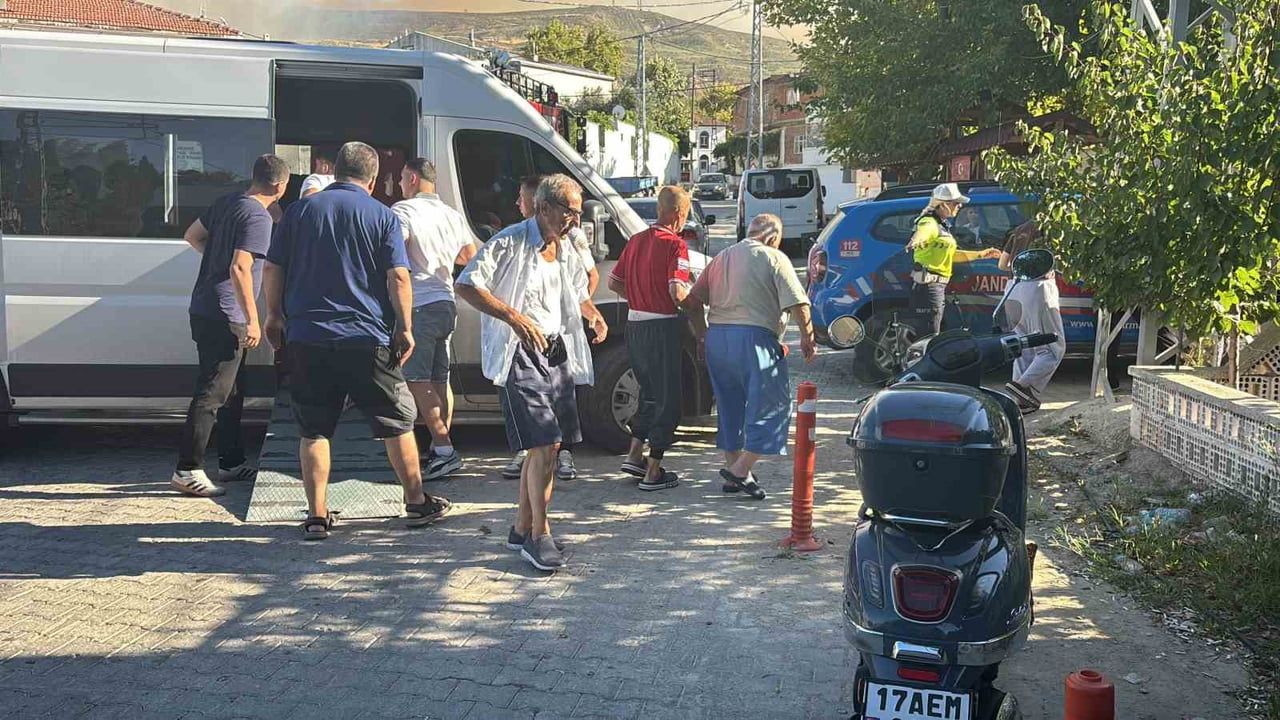 Çanakkale'de orman yangını: özel yaşlı bakım merkezi tedbirle boşaltıldı