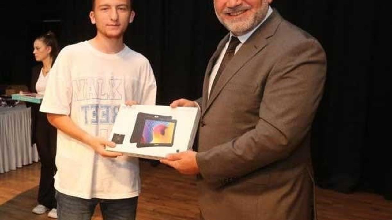 Canik Belediyesi YKS ve LGS'de dereceye giren öğrencilere ödül verecek