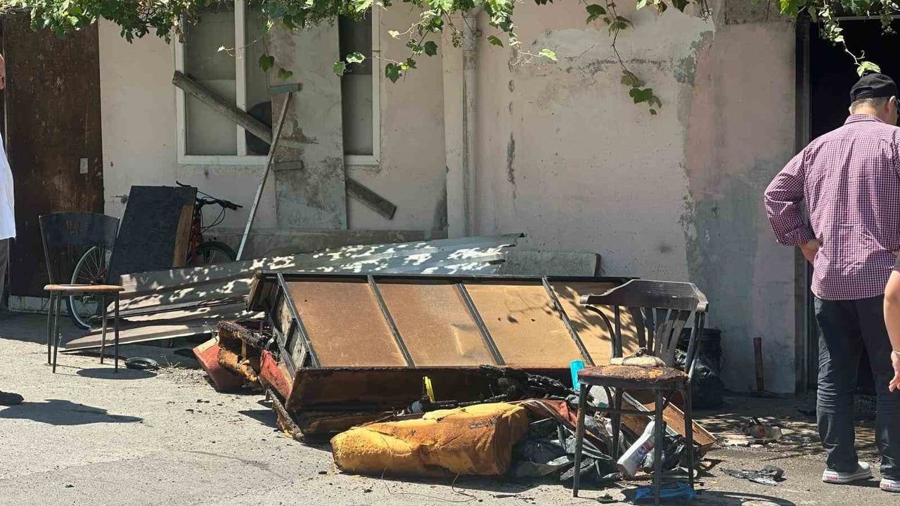 Canik'te giriş katında çıkan ev yangını söndürüldü