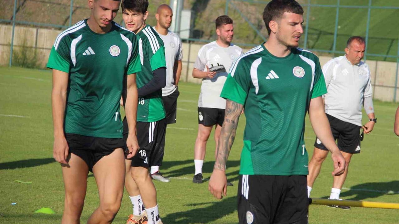 Çaykur Rizespor yeni sezon hazırlıklarını Erzurum Palandöken'de sürdürüyor