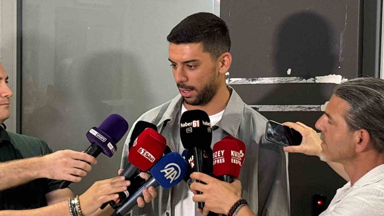 Cenk Özkaçar: böylesine bir futbol kültürünün parçası olmak gurur verici