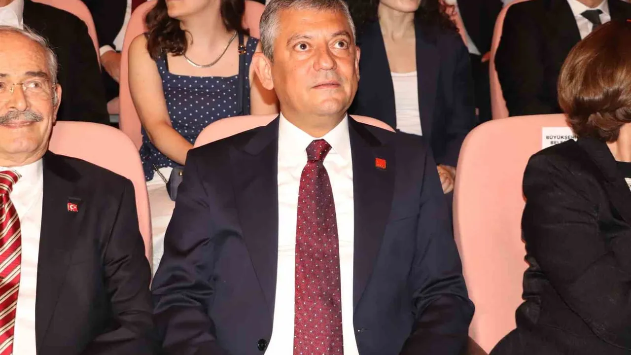 CHP grup başkanı Özgür Özel Eskişhir’de konuştu