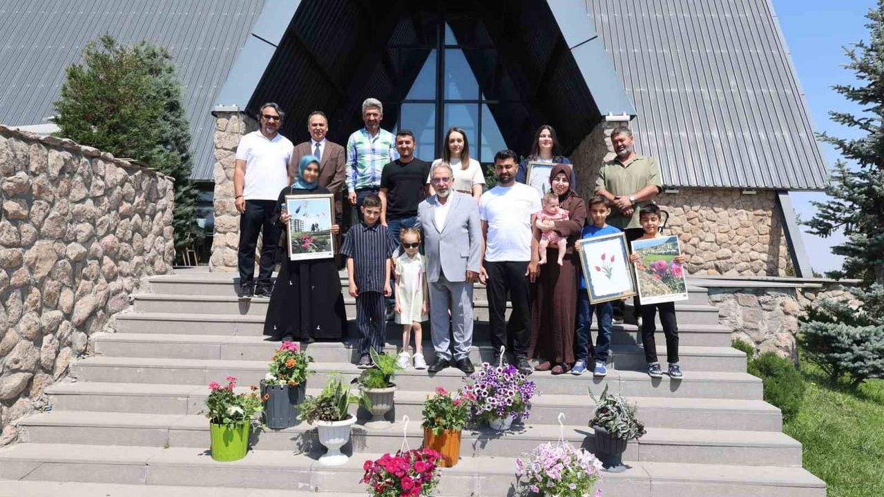 Çiçek şenliği fotoğraf yarışması ödülleri verildi