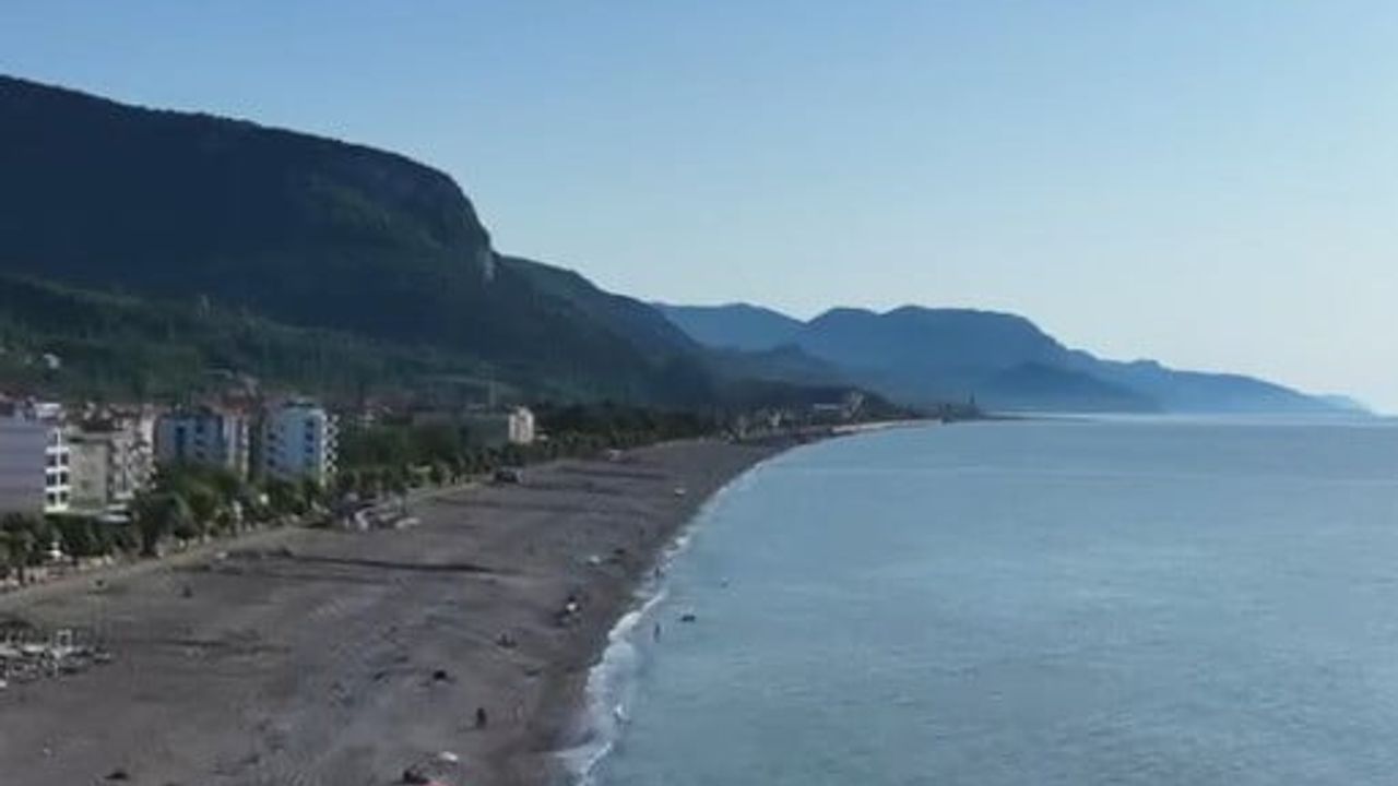 Cide sahillerinde normalleşme: sel sonrası denize dönüş