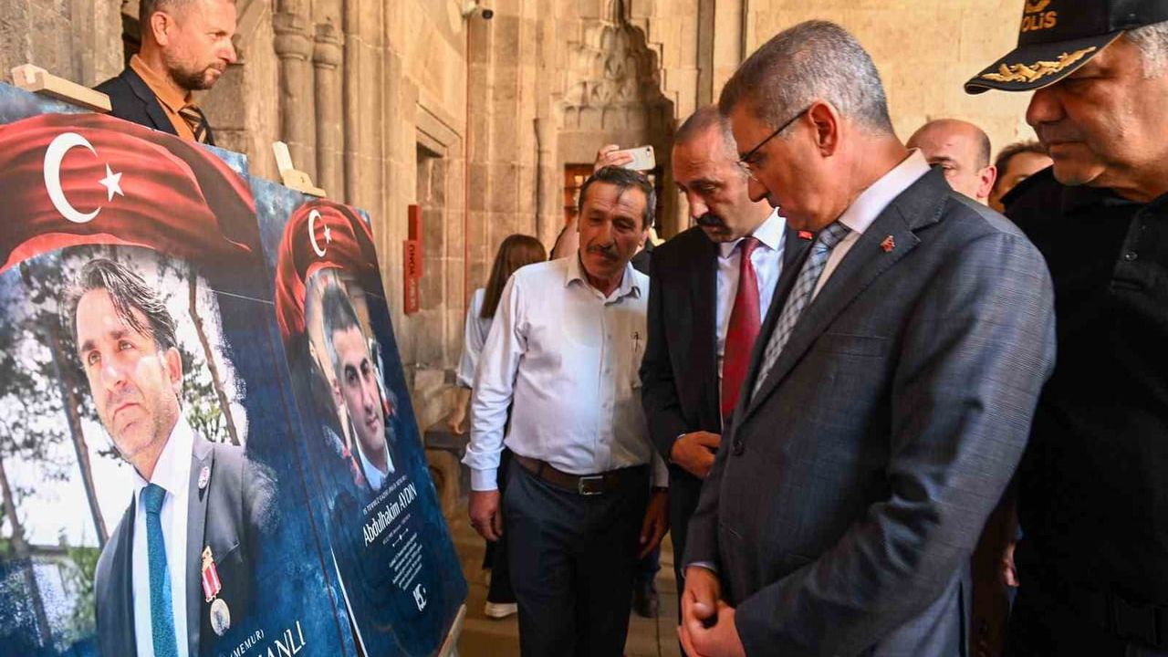 Çifte Minareli Medrese’de 15 Temmuz ruhunu yaşatan sergi